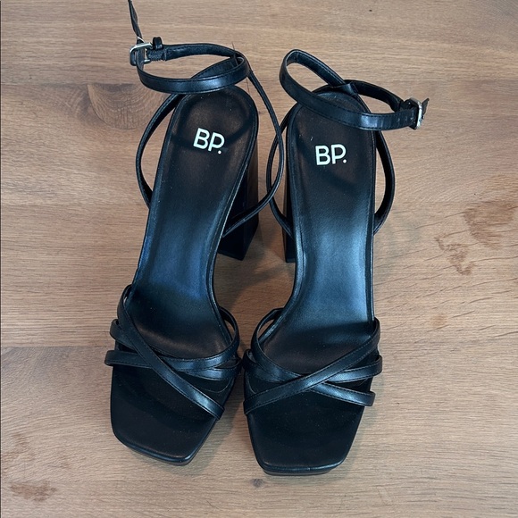 BP Black Strappy Platform Heels Like new 8.5M - Picture 2 of 4